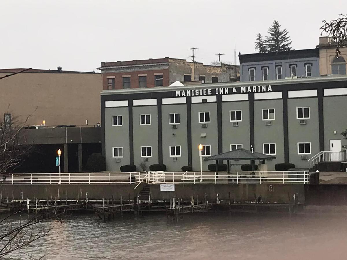 Manistee Inn & Marina المظهر الخارجي الصورة