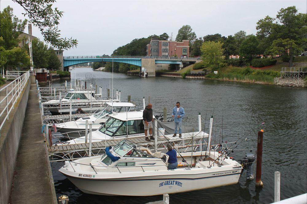 Manistee Inn & Marina المظهر الخارجي الصورة